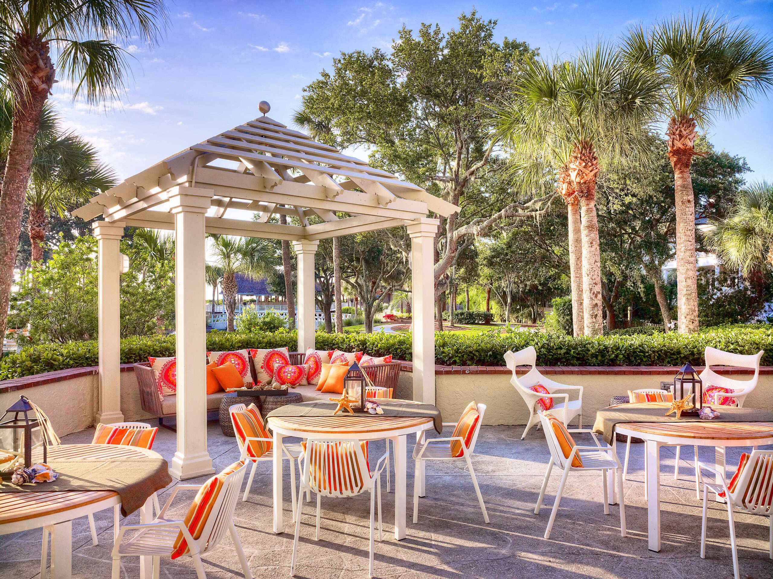 Sonesta Hilton Head Island dining image of Seacrest Patio on daytime.