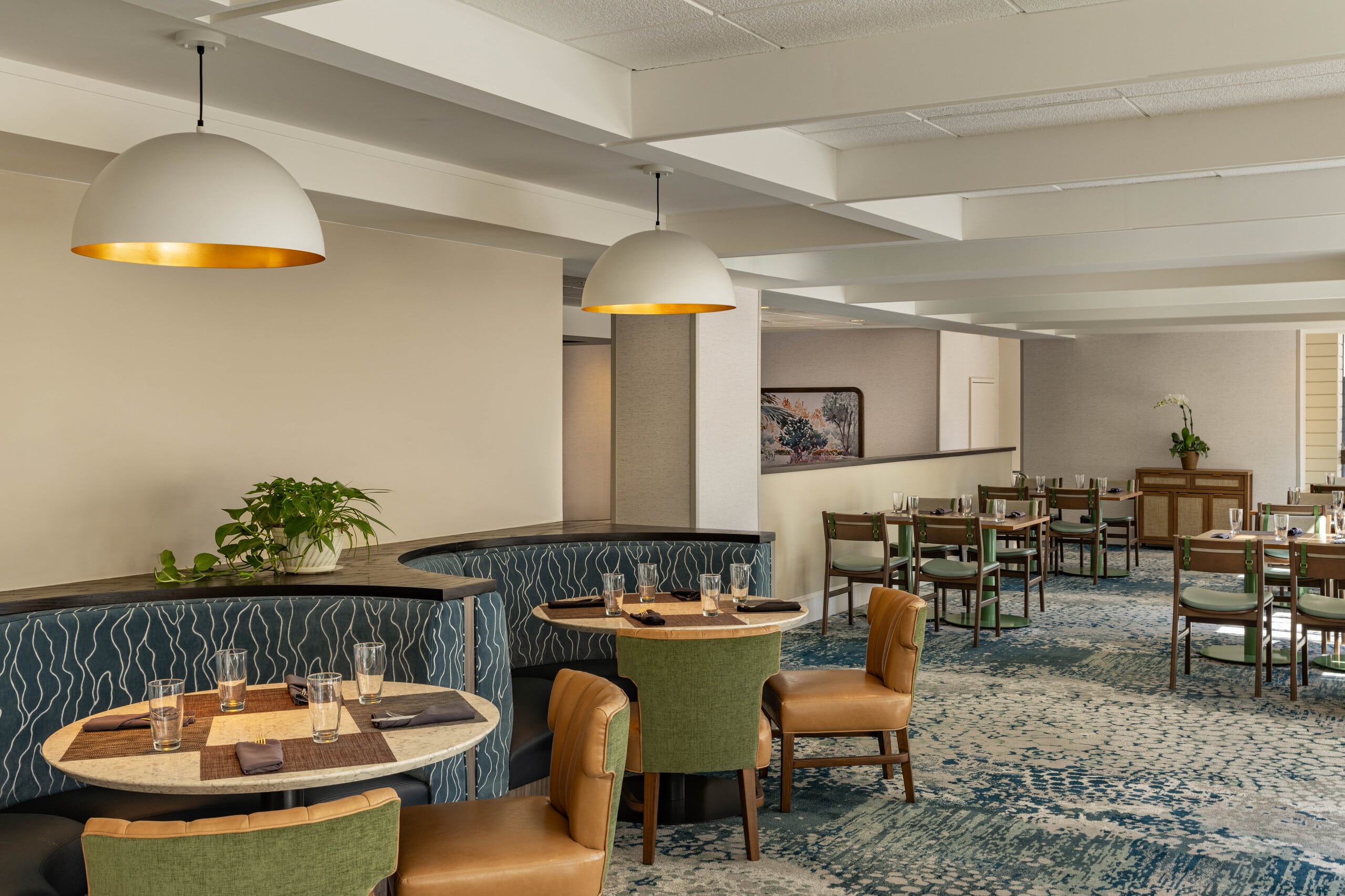 Seacrest Bar dining area.
